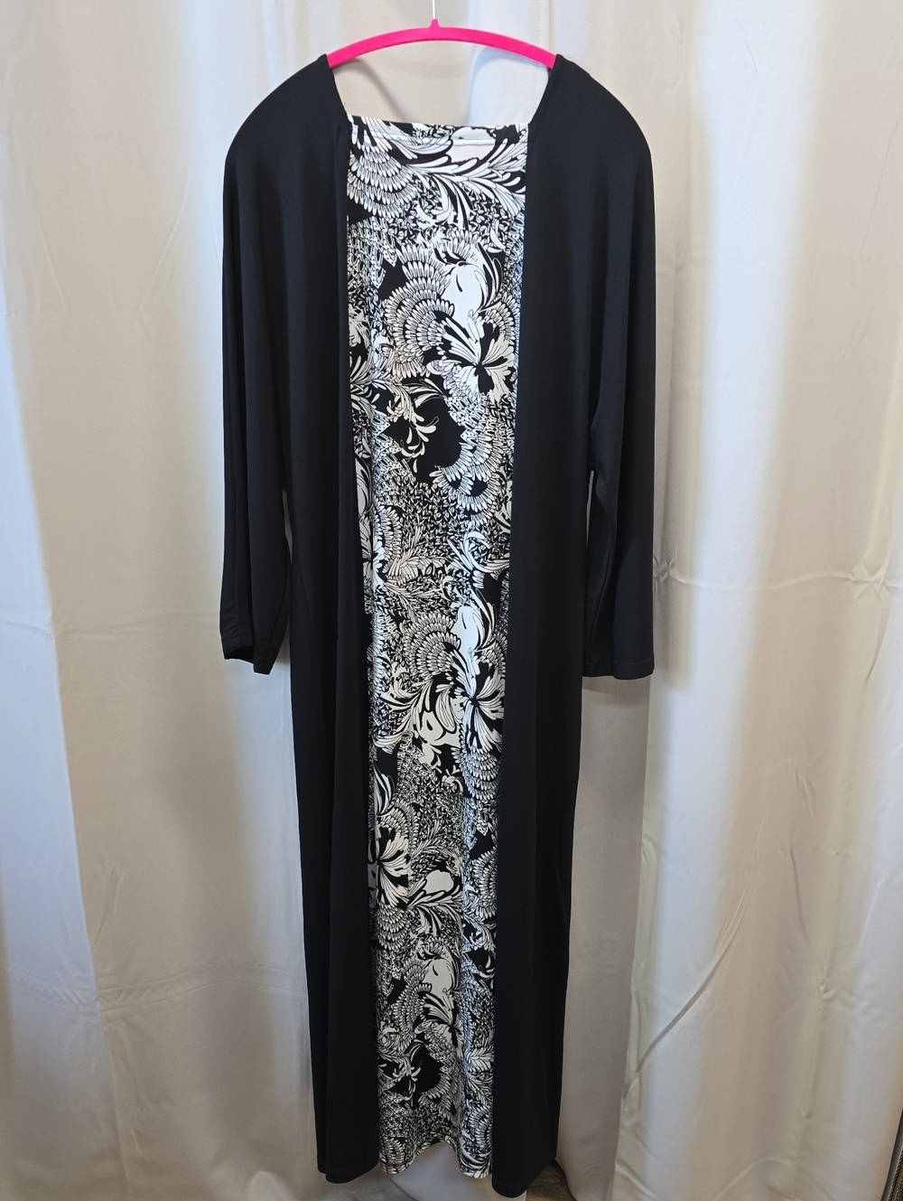 The Pyramid Collection Dress - Picture 6 of 7